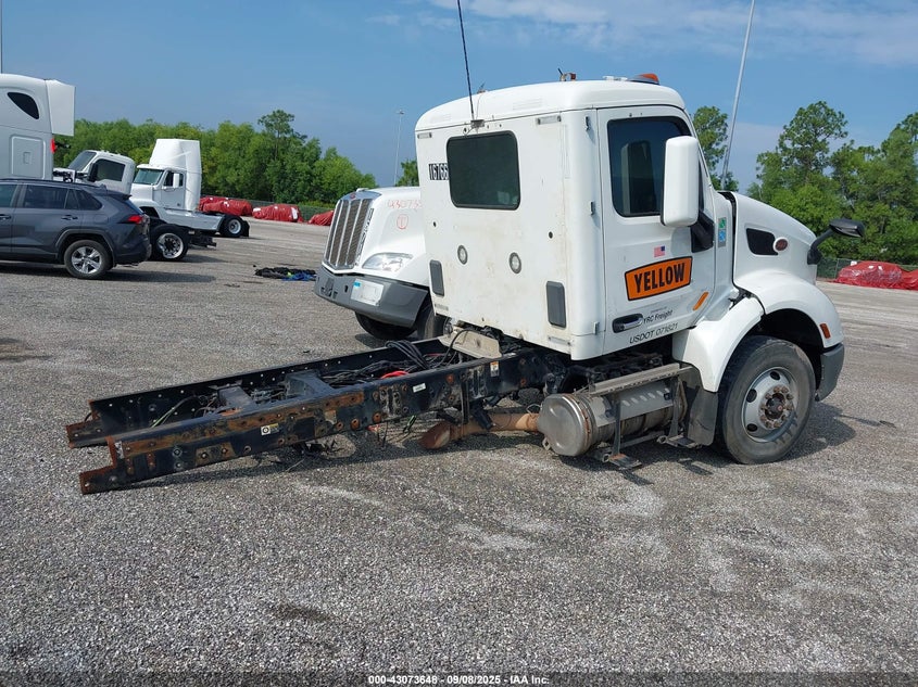 2022 PETERBILT 579 (VIN: 1XPBAP8X7ND759243