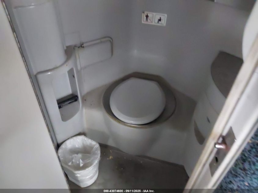 2005 International Bus VIN: 2M93JMDA85W062746 Lot: 43074600