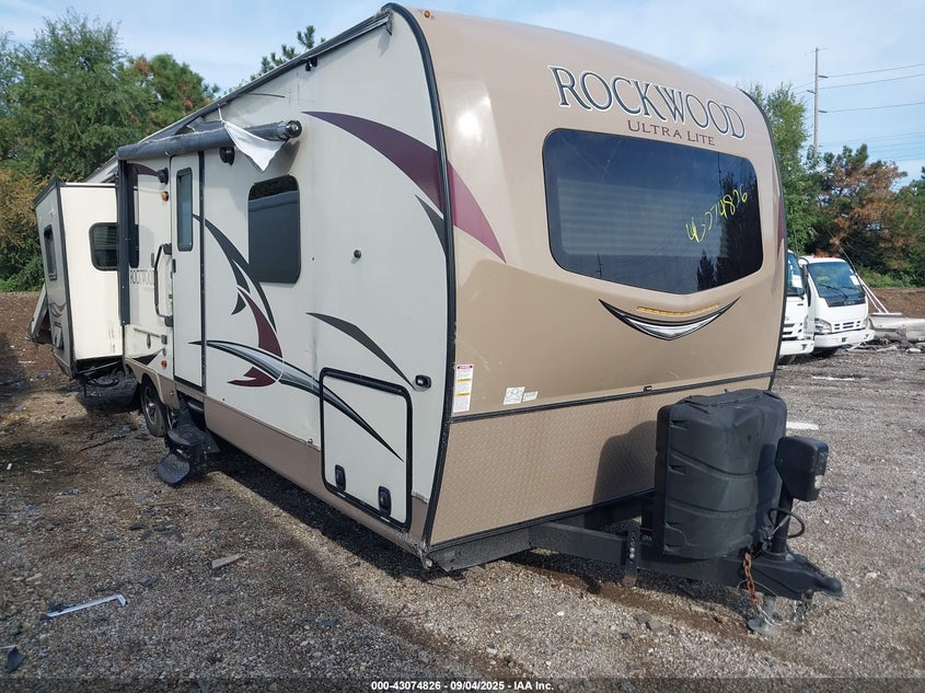 4X4TRLC24JZ152016 2018 Forest River Ultr auction photo 1