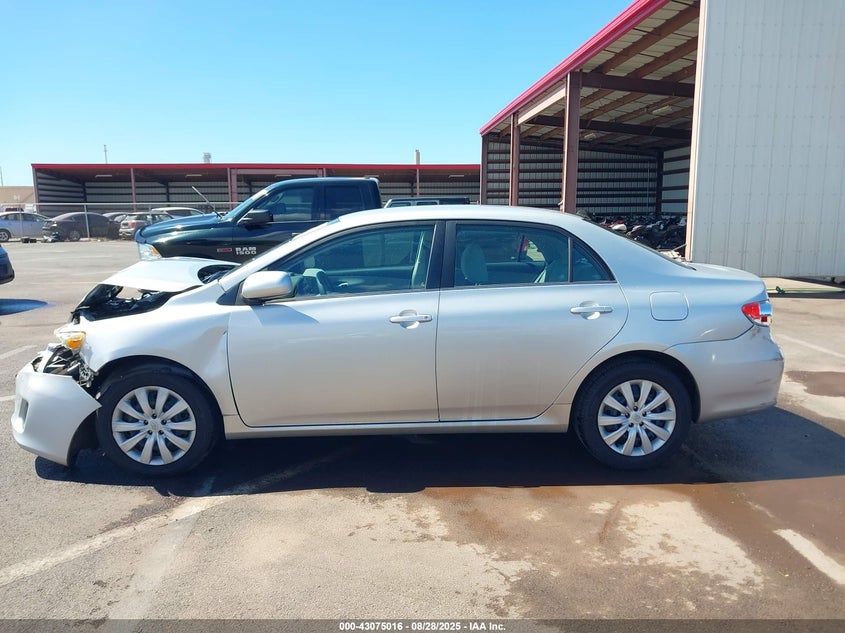 2013 TOYOTA COROLLA LE/LE SPECIAL EDITION - 2T1BU4EE0DC995447