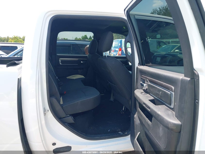 2024 Ram 1500 Classic Warlock 4X4 5'7 Box VIN: 1C6RR7LG0RS157602 Lot: 43075591