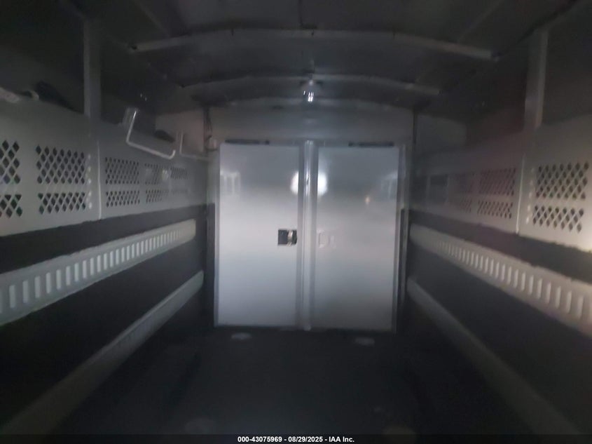 2015 Ford Transit-350 Cutaway VIN: 1FDBF6PM8FKA95760 Lot: 43075969