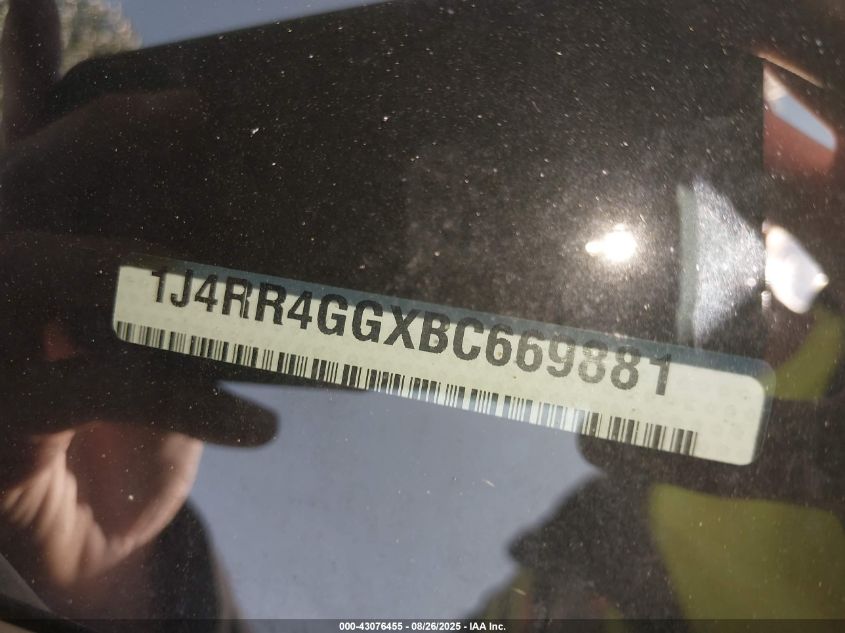2011 Jeep Grand Cherokee Laredo VIN: 1J4RR4GGXBC669881 Lot: 43076455