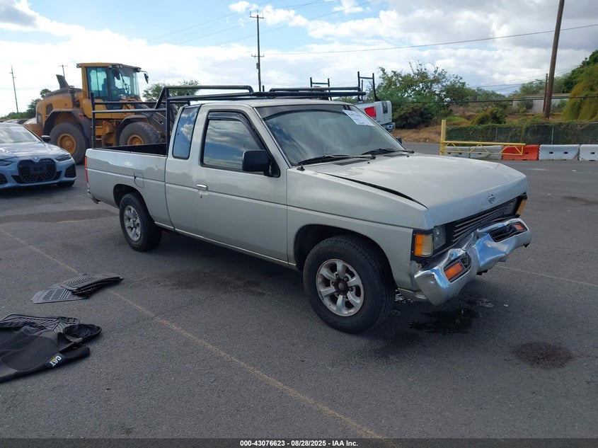 1997 Nissan 4X2 Truck Se/Xe silver truck gasoline 1N6SD16S7VC406176 photo #1