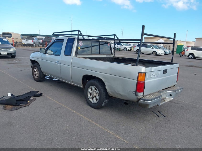 1997 Nissan 4X2 Truck Se/Xe silver truck gasoline 1N6SD16S7VC406176 photo #4