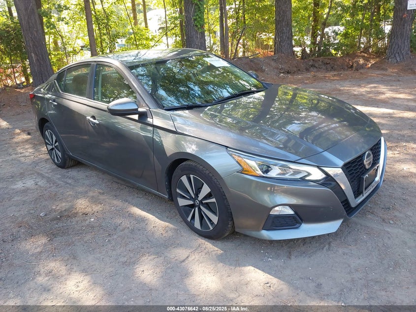 NISSAN ALTIMA SV FWD