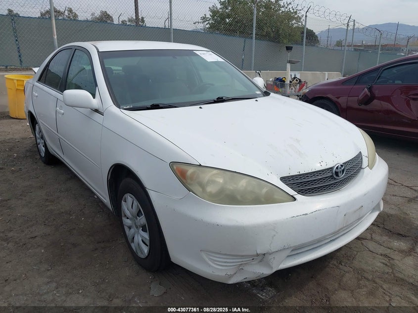 2005 Toyota Camry Le white sedan gasoline 4T1BE30K25U560496 photo #1