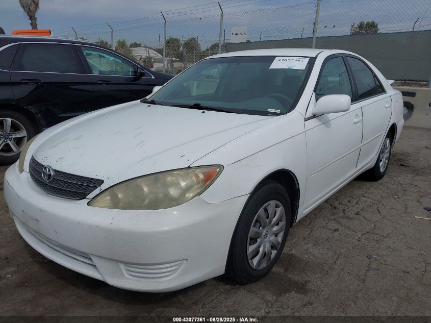 2005 Toyota Camry Le white sedan gasoline 4T1BE30K25U560496 photo #3