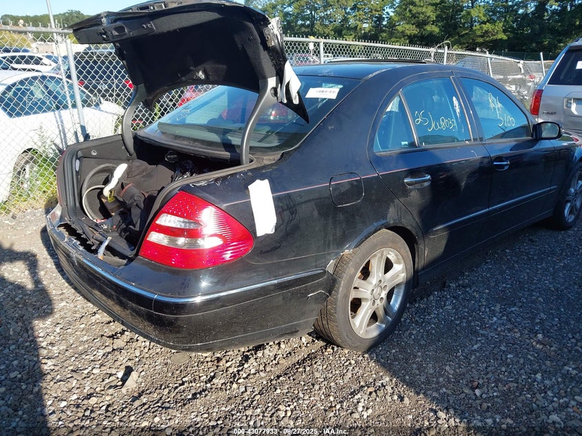 WDBUF83JX5X174061 2005 MERCEDES-BENZ E-KLASSE photo no. 4