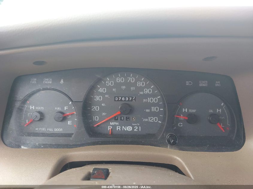 2005 Mercury Grand Marquis Gs VIN: 2MEFM74W25X666838 Lot: 43078156