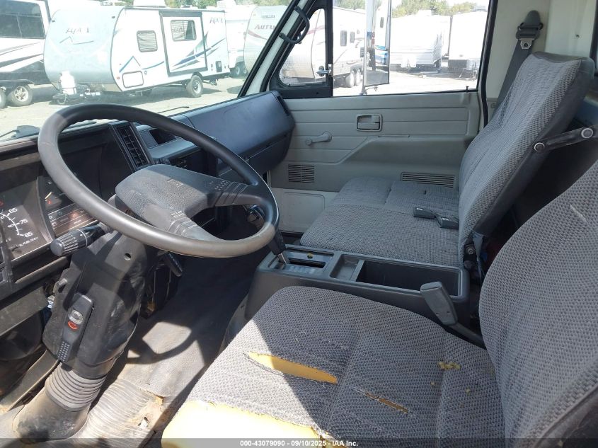 1992 GMC 4000 W4S042 VIN: J8DC4B1K3N7005784 Lot: 43079090