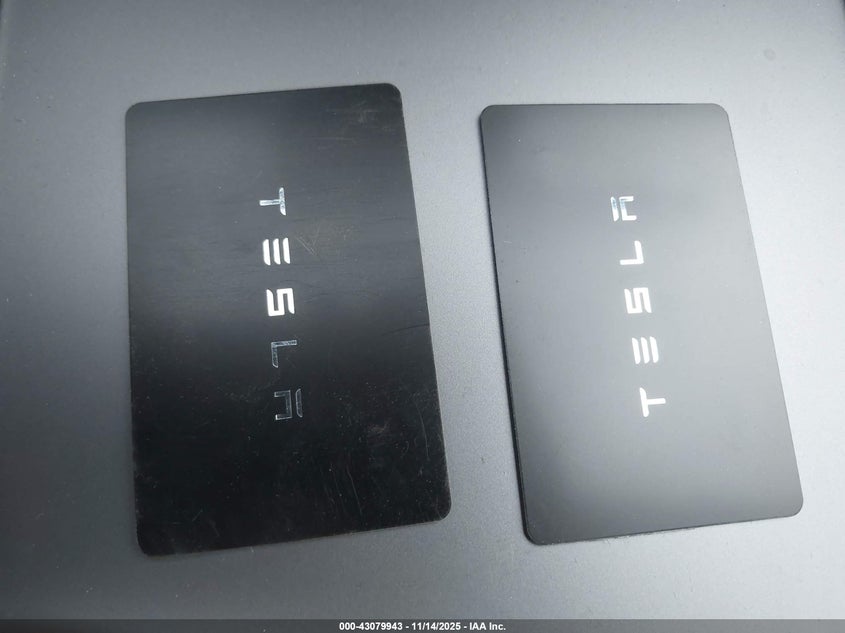 2023 Tesla Model Y Awd/Long Range Dual Motor All-Wheel Drive VIN: 7SAYGDEE3PF798535 Lot: 43079943