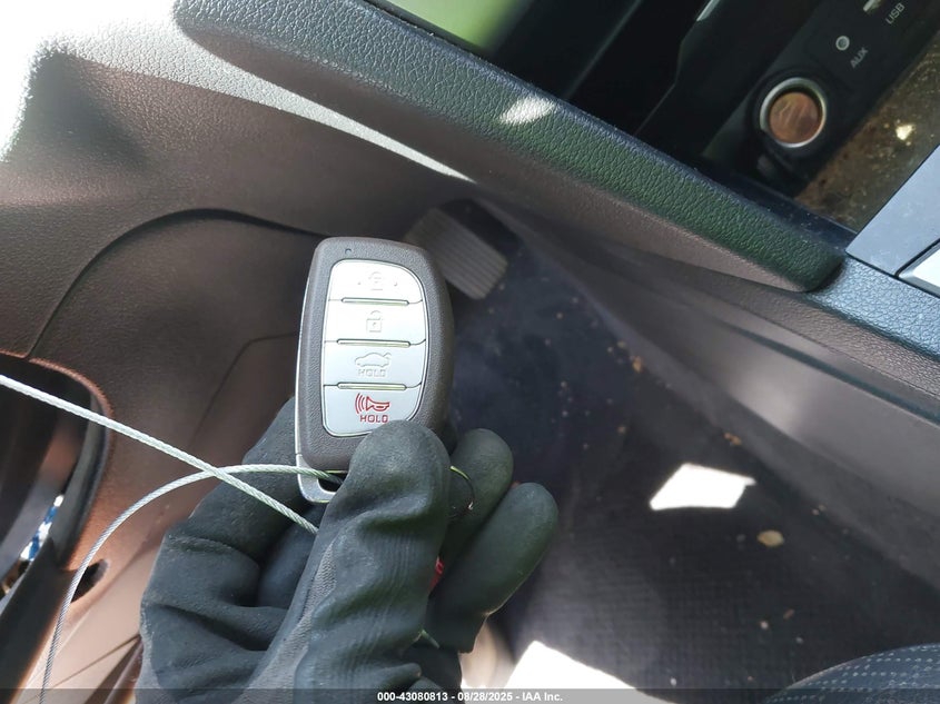 2018 HYUNDAI ELANTRA LIMITED - KMHD84LF7JU570973