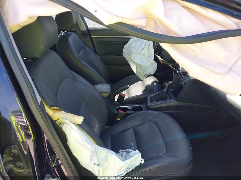 2018 HYUNDAI ELANTRA LIMITED - KMHD84LF7JU570973