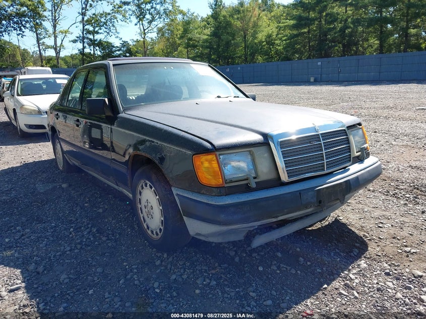 WDBEA30D7JA621107 1988 Mercedes-Benz 300 E auction photo 1