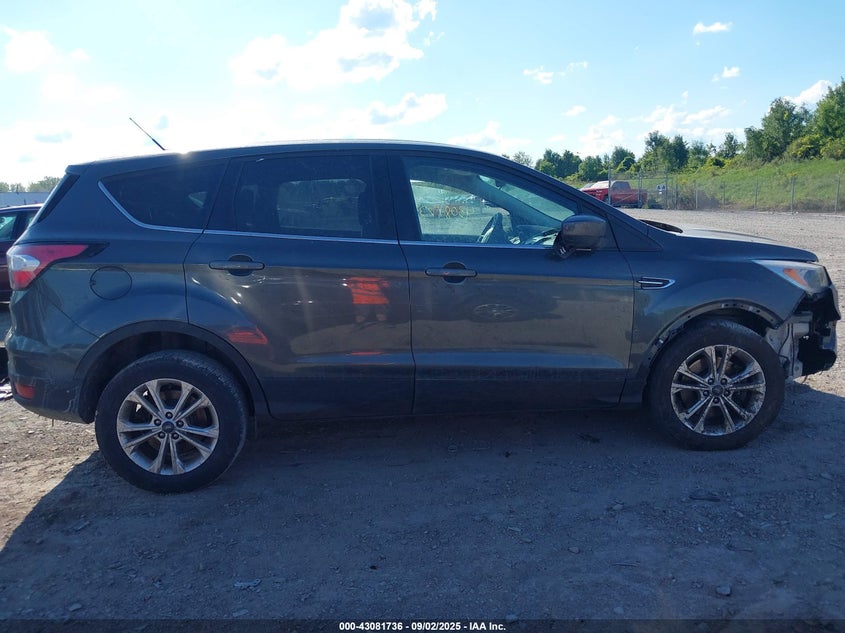 2017 FORD ESCAPE SE - 1FMCU9GD4HUE67484