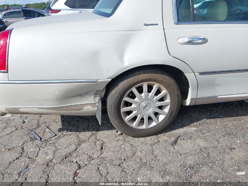 2006 Lincoln Town Car Signature VIN: 1LNHM81V56Y614936 Lot: 43081925