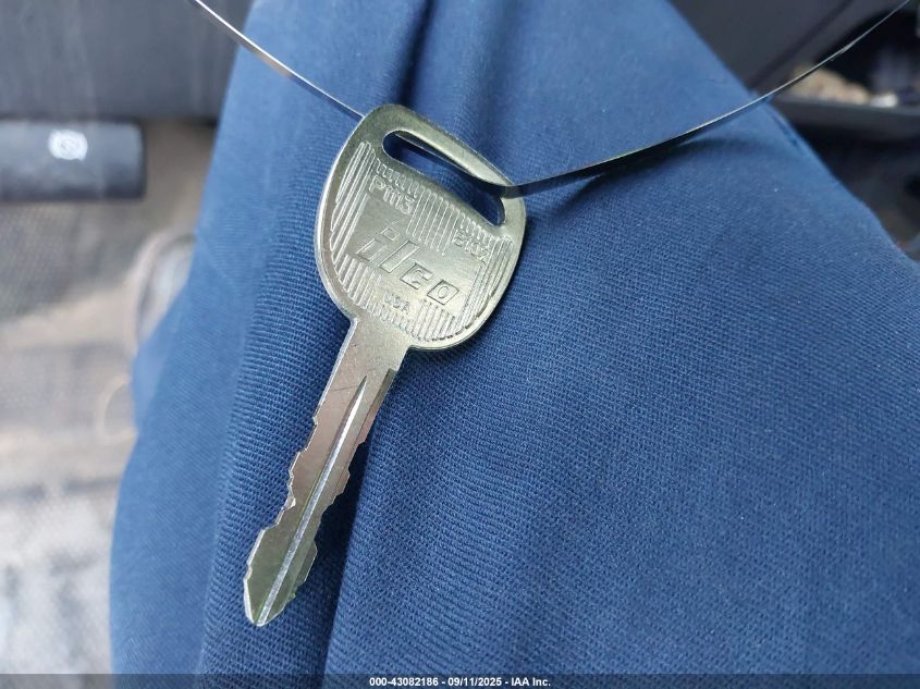 2004 Chevrolet Silverado 1500 Work Truck VIN: 1GCEC14V34E138651 Lot: 43082186