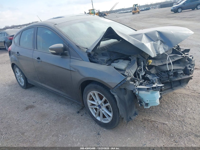 Vin: 1fadp3k27hl231815, lot: 43576751, ford focus se 2017 img_1