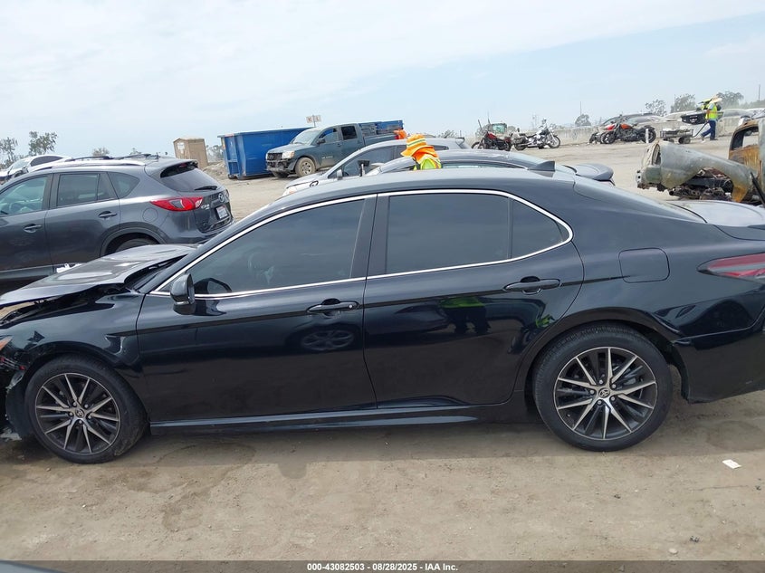 2024 TOYOTA CAMRY SE - 4T1G11AK0RU860192