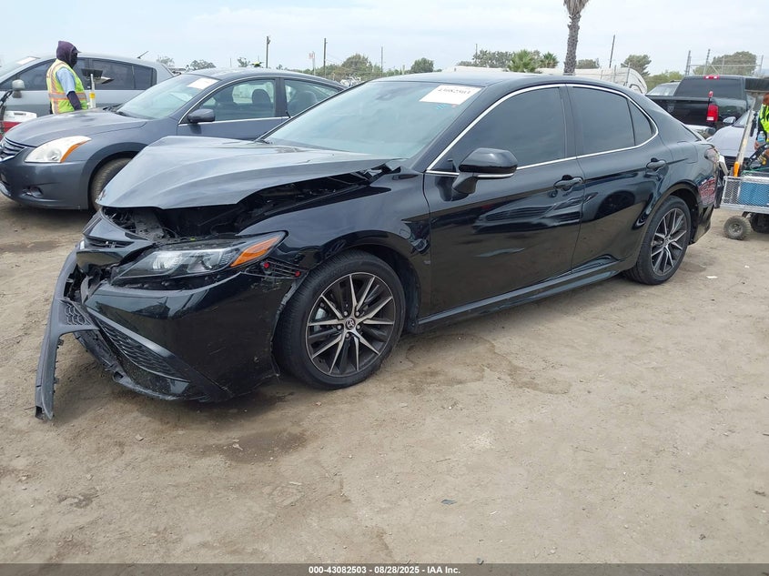 2024 TOYOTA CAMRY SE - 4T1G11AK0RU860192