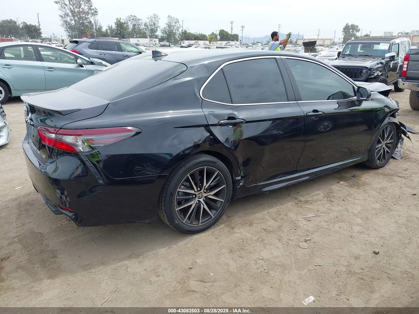2024 TOYOTA CAMRY SE - 4T1G11AK0RU860192