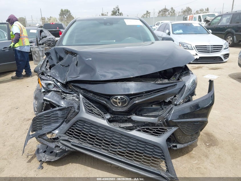 2024 TOYOTA CAMRY SE - 4T1G11AK0RU860192