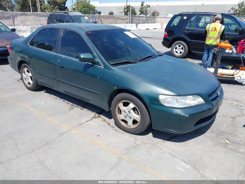 1HGCG6679WA219821 1998 Honda Accord Ex auction photo 1