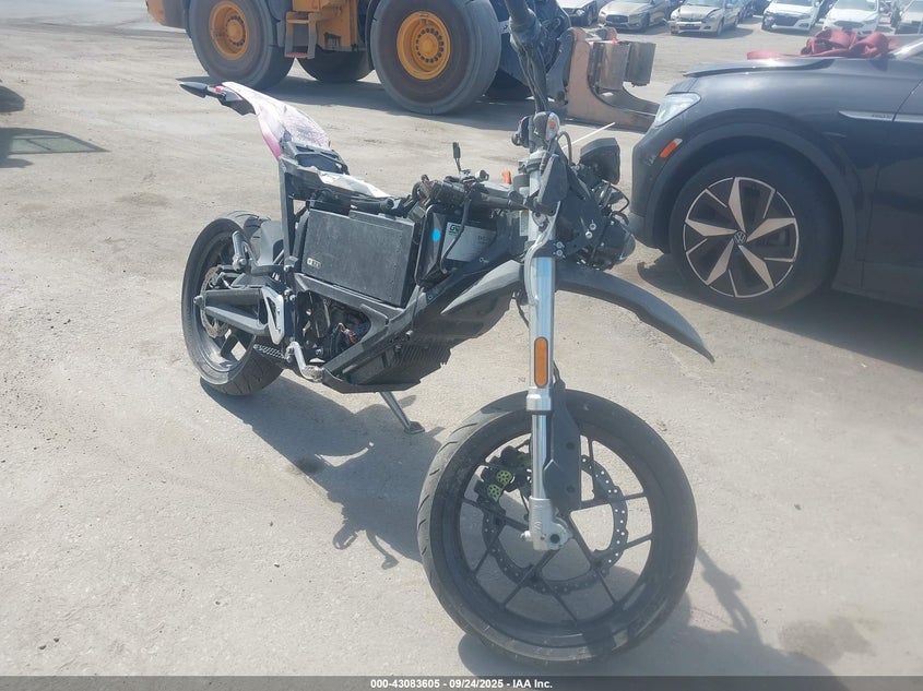 538XXCZ41KCJ11246 2019 Zero Motorcycles Inc Fxs photo 1