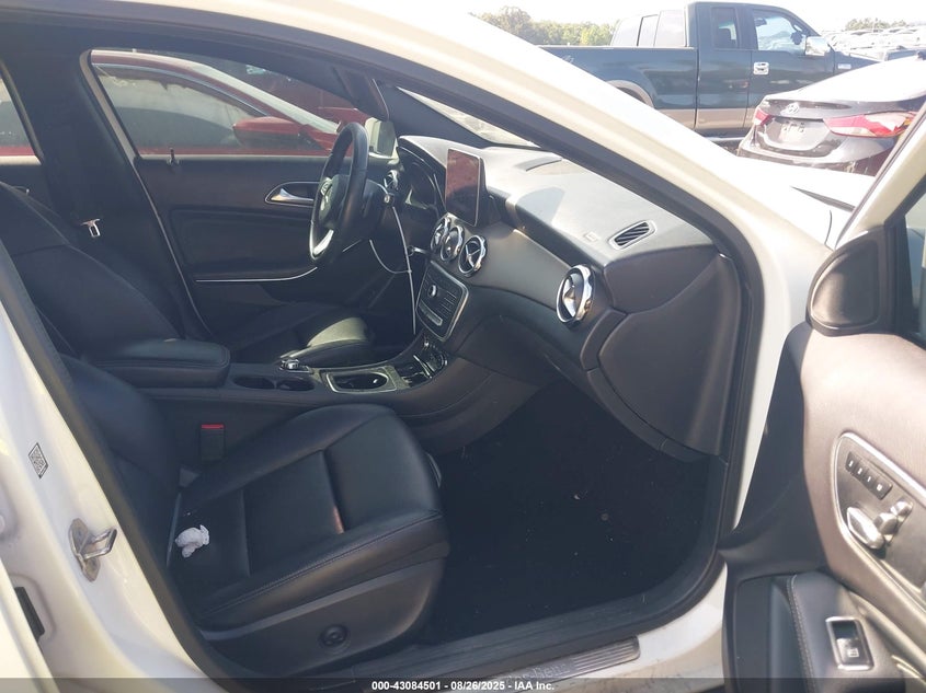 2018 MERCEDES-BENZ GLA 250 - WDCTG4EB2JJ476198