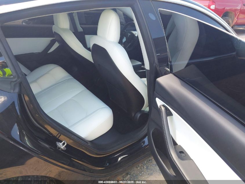 2019 Tesla Model 3 Long Range/Performance VIN: 5YJ3E1EB4KF422162 Lot: 43085603