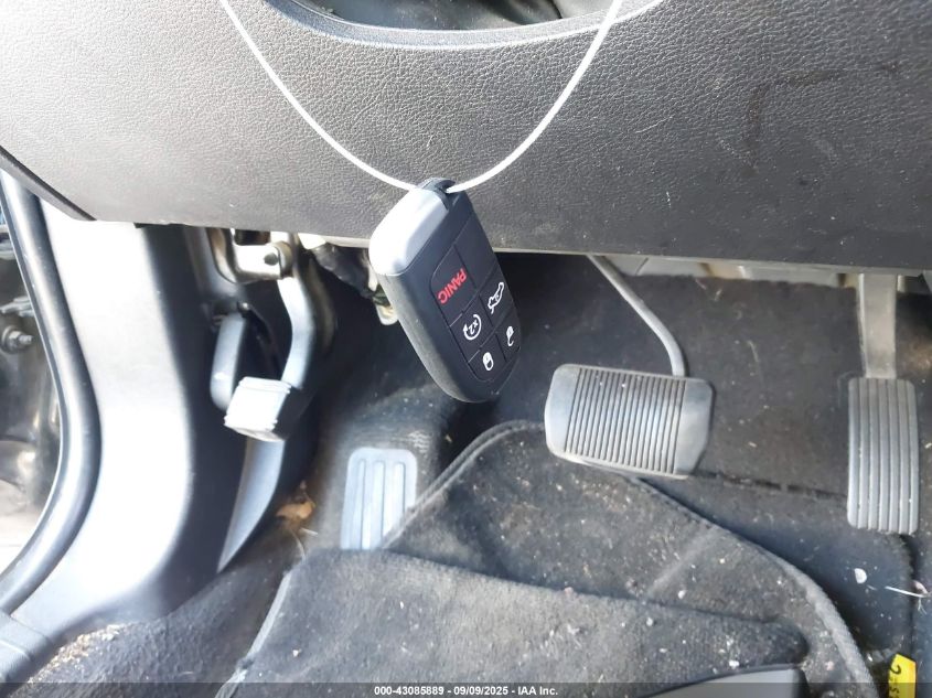 2018 Dodge Journey Se VIN: 3C4PDCAB4JT383885 Lot: 43085889