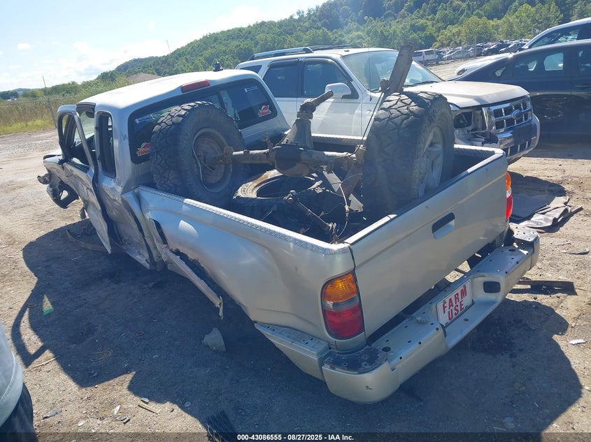 5TEWM72N41Z748509 2001 TOYOTA TACOMA photo no. 3