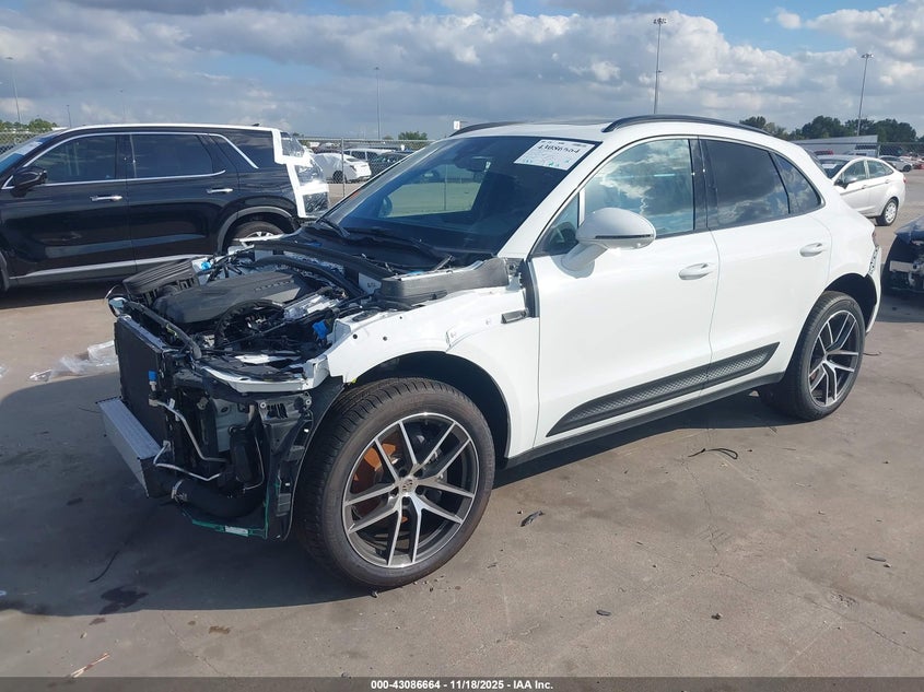 2025 Porsche Macan T