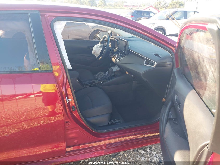 2022 TOYOTA COROLLA LE 5YFEPMAEXNP329028