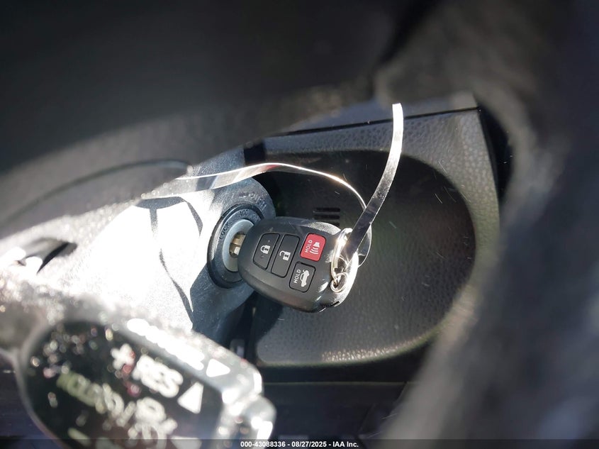 2017 TOYOTA COROLLA LE - 5YFBURHEXHP727035