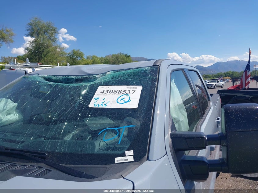 2025 Ford F-350 Platinum VIN: 1FT8W3BT3SED80774 Lot: 43088537