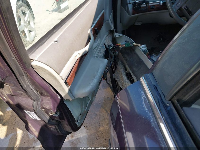 1995 Mercury Grand Marquis Gs VIN: 2MELM74W3SX611166 Lot: 43088541