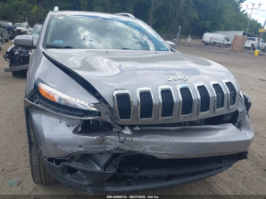2017 Jeep Cherokee Latitude 4X4 VIN: 1C4PJMCB8HD215825 Lot: 43088734