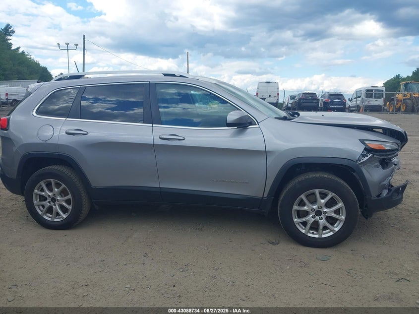 2017 Jeep Cherokee Latitude 4X4 VIN: 1C4PJMCB8HD215825 Lot: 43088734