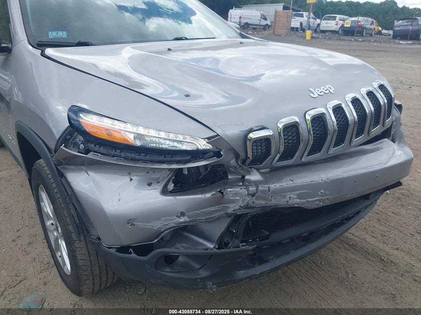 2017 Jeep Cherokee Latitude 4X4 VIN: 1C4PJMCB8HD215825 Lot: 43088734