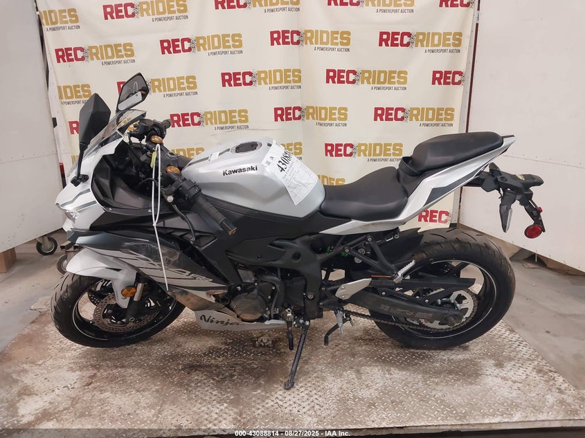 2025 Kawasaki Zx400 S VIN: ML5ZXCS13SDA31438 Lot: 43088814
