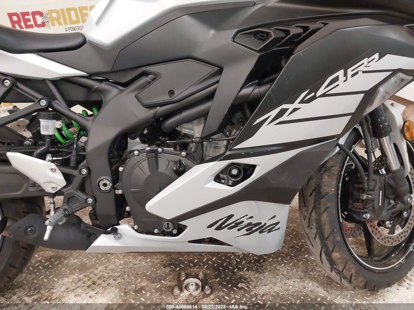 2025 Kawasaki Zx400 S VIN: ML5ZXCS13SDA31438 Lot: 43088814