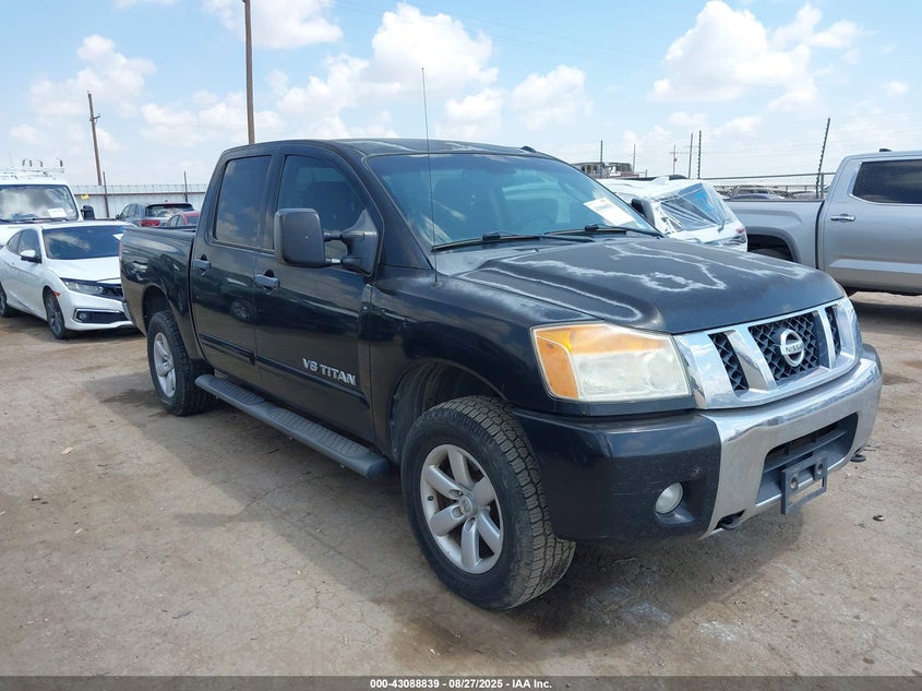 NISSAN TITAN SE