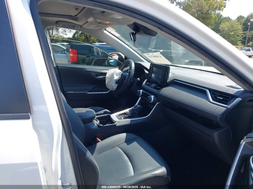 2020 TOYOTA RAV4 XLE PREMIUM - JTMC1RFV3LD045528