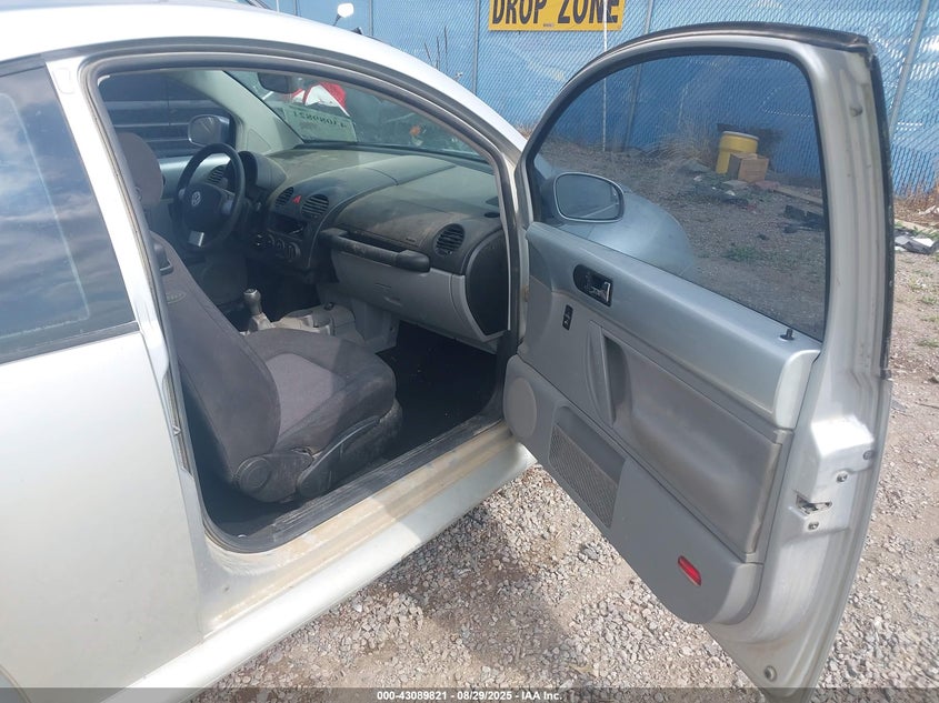 2004 Volkswagen New Beetle Gls 2.0L