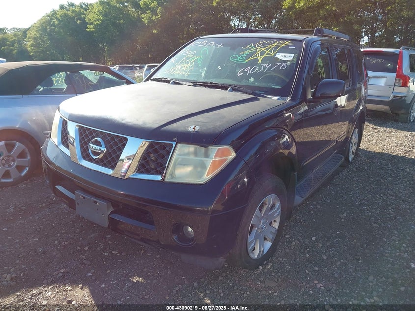 2005 Nissan Pathfinder Le