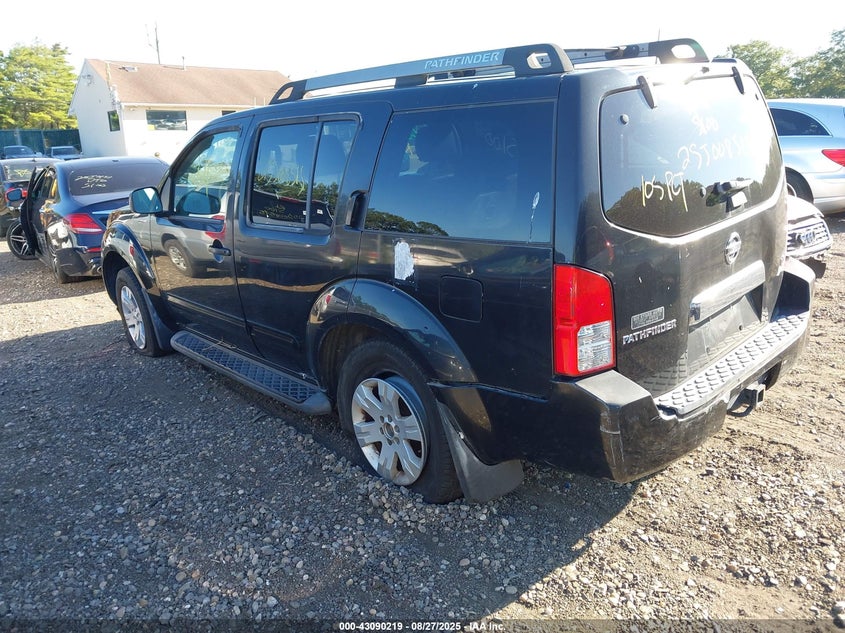 2005 Nissan Pathfinder Le