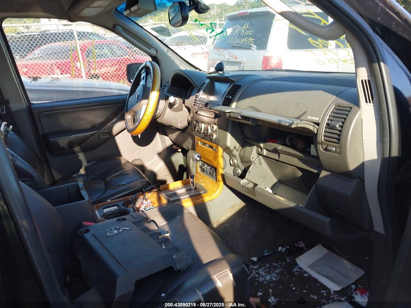 2005 Nissan Pathfinder Le