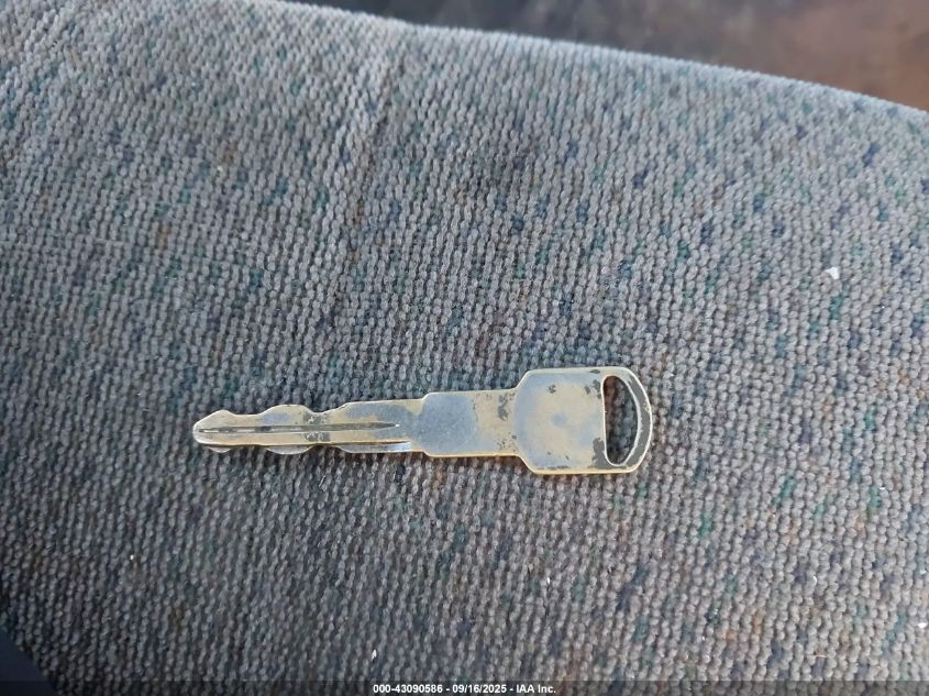 2004 Chevrolet Astro VIN: 1GCDL19X64B112374 Lot: 43090586